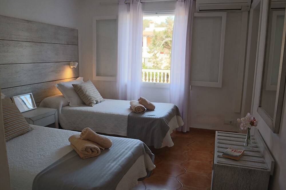 Ca'n Turicano In Porto Petro With Private Pool, Lovely Garden, Wi-Fi. (Vt/0184.) in Portopetro, Santanyí