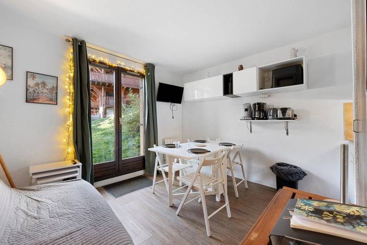 Estudio entero, Estudio 'Le Refuge Douillet' con vistas a la montaña y terraza privada in La Plagne, La Plagne-Tarentaise