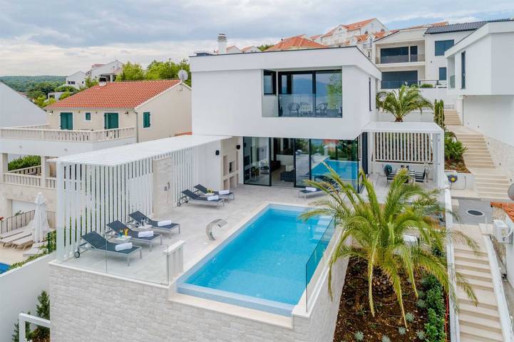 Villa pour 16 personnes, avec balcon à Sutivan - 3