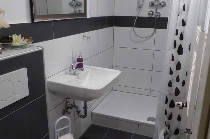 Ferienwohnung für 2 Personen, mit Garten in Neuss