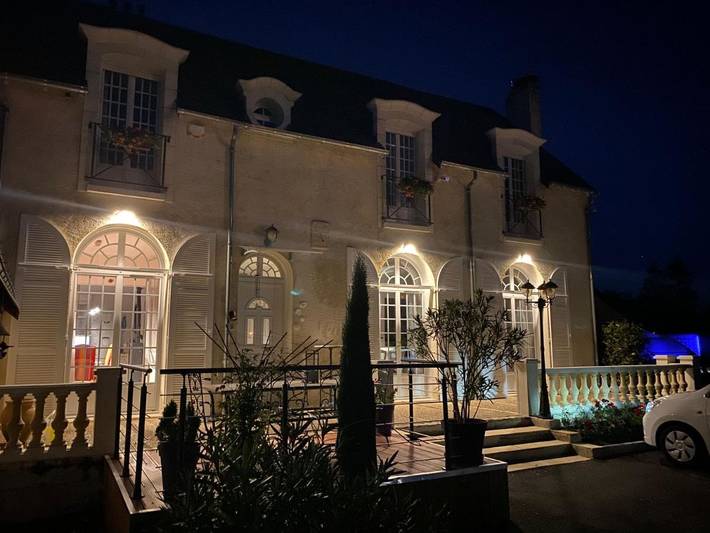 Chambre d’hôte pour 3 personnes, avec jardin et sauna ainsi que vue et piscine en Indre-et-Loire - 2