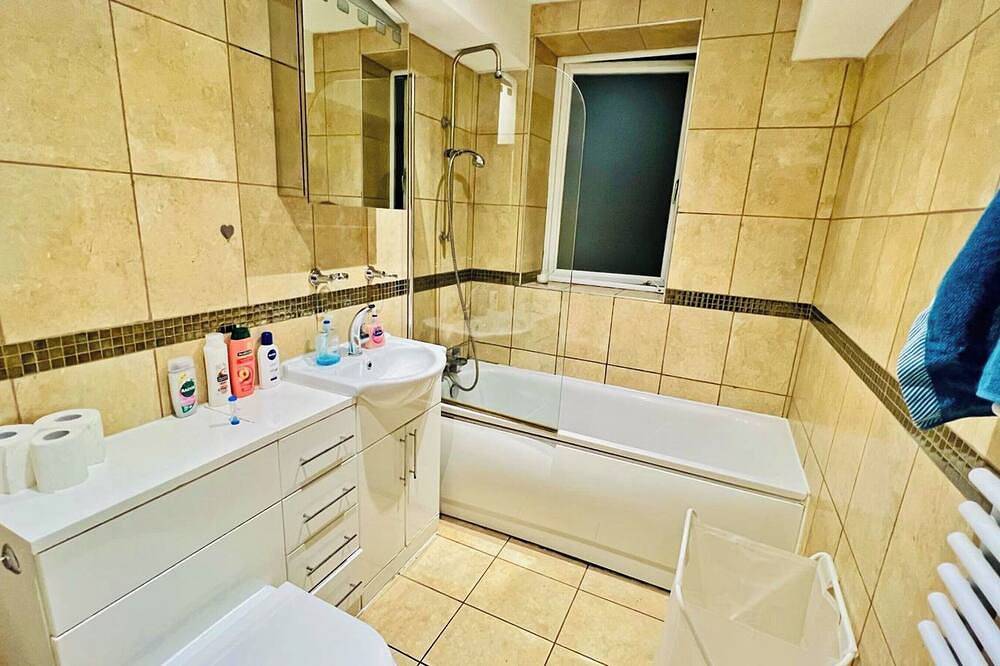 London Bridge: Private Rooftop Terrace 3Br-7Guests in Tower Hamlets, London