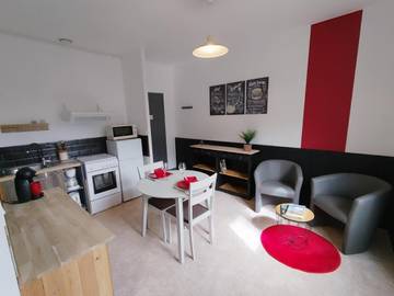 Gîte pour 2 personnes, avec terrasse et jardin dans Office De Tourisme De Murolo