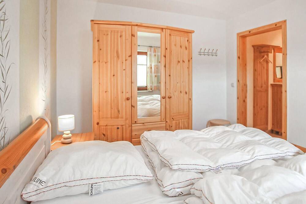 Entire apartment, 2 bedroom awesome apartment in Zislow in Zislow, Lake Plauer