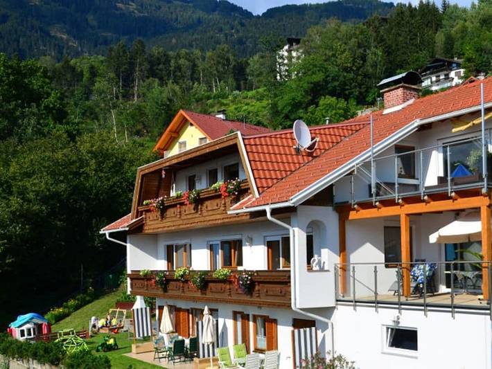 Vakantiehuis voor 4 personen, with uitzicht op het meer and terras as well as tuin in Millstatt