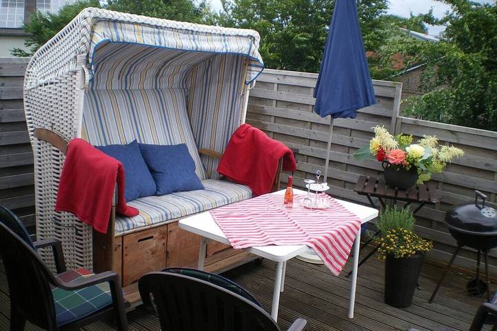 Ferienwohnung für 3 Personen, mit Balkon und Whirlpool sowie Terrasse und Garten in Leck