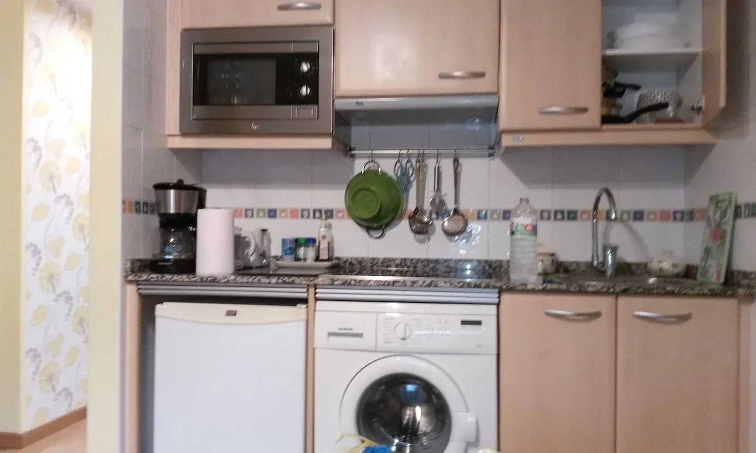 Entire apartment, Cosy Apartment in Ourense with Mountain View, 40 m² in Ourense, Ourense Region