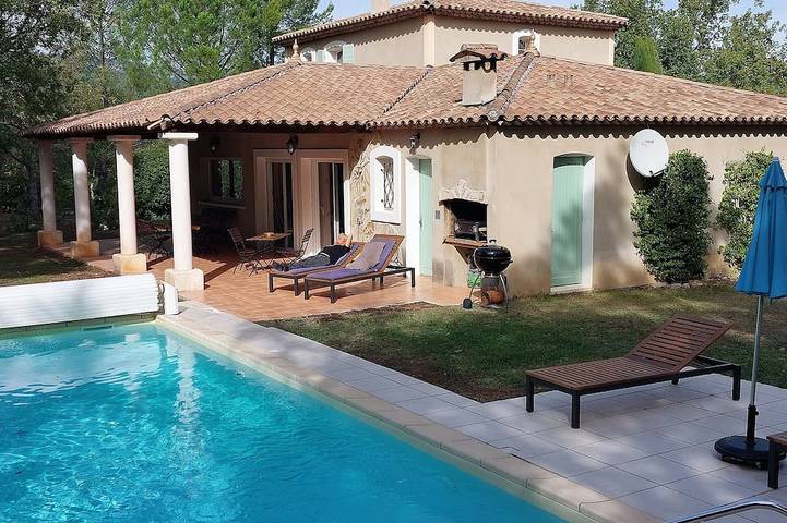 Location de vacances pour 10 personnes, avec terrasse et jardin, animaux acceptés dans Domaine de Fayence