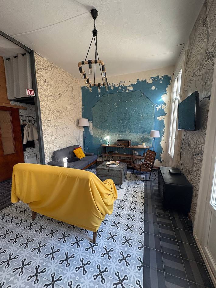 Entire apartment, Apartment 'Le Génie Des Étoiles' with Balcony, Wi-Fi and Air Conditioning in Sete, Mediterranean Coast (France)
