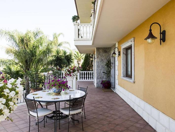 Villa pour 9 personnes, avec piscine et vue ainsi que balcon et jardin à Taormina - 4