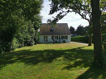Gîte pour 8 personnes, avec jardin dans Lerat