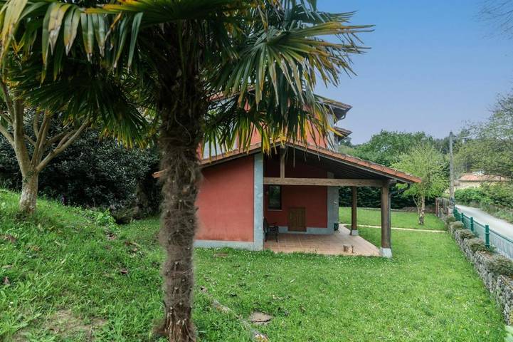 Chalet para 6 personas, con jardín además de terraza y jacuzzi en Comarca de Oriente - 4
