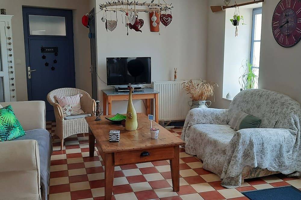 Location à la nuitée avec petit déjeuner compris (2 nuits minimum) in Plouhinec (Morbihan), Côte des Mégalithes