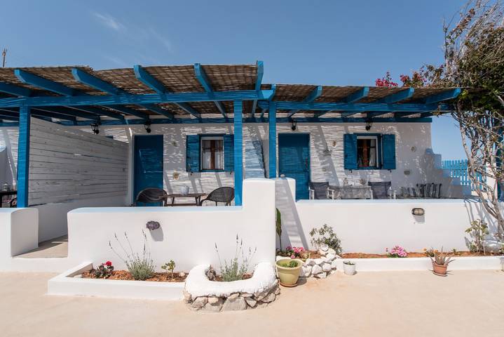 Ganzes Studio, Einzimmerapartment 'Mesaria' mit Balkon, Wi-Fi und Klimaanlage in Donousa