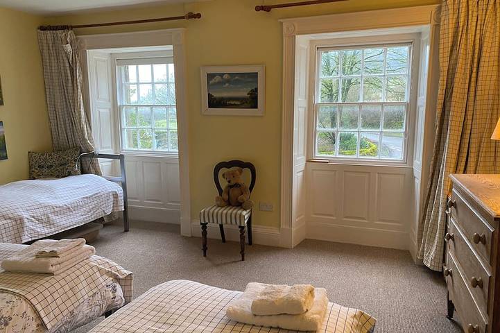 Attractive West London residnece sleeps 4-5 in Staffordshire