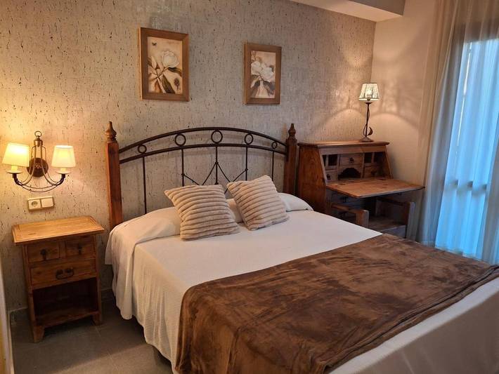 Gîte pour 2 personnes, avec Balcon et Terrasse ainsi que Jardin et Piscine à Castejón de Sos - 3
