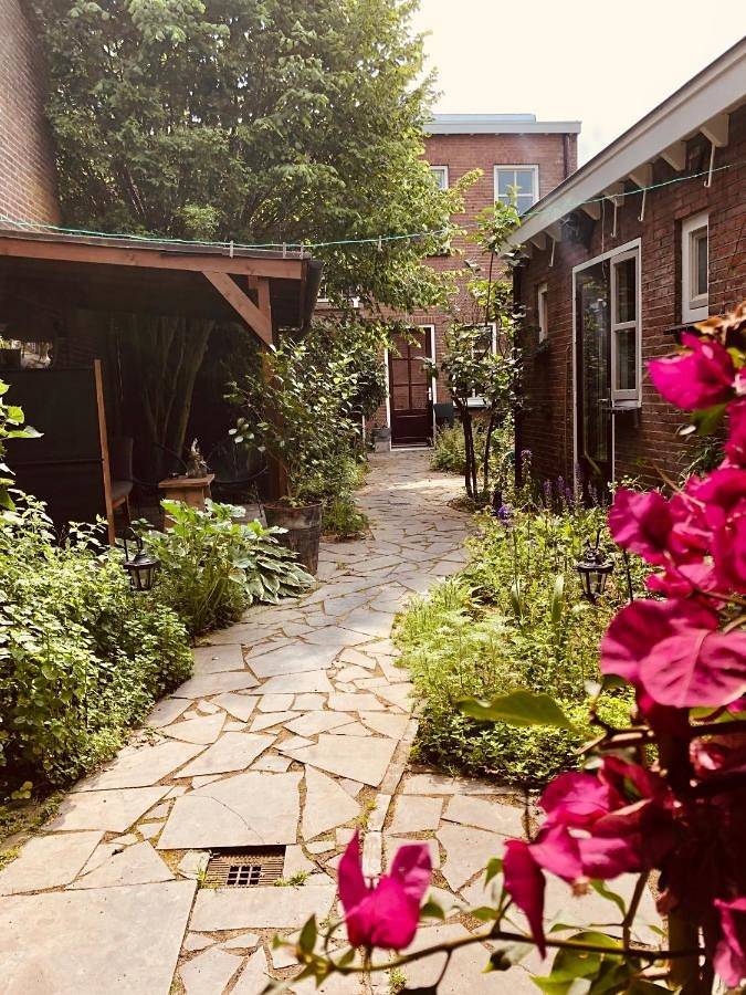 Ferienwohnung für 5 Personen, mit Terrasse und Garten sowie Ausblick in Tilburg