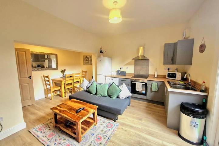 Apartment for 4 people, with pets in Worcester