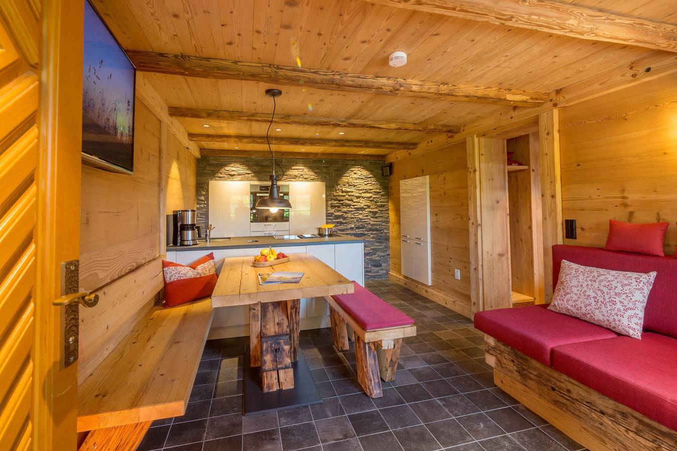 Ganze Wohnung, Ferienwohnung 'Hüttenstüble' mit Bergblick, Gemeinschaftsgarten und Wi-Fi in St. Märgen, Südschwarzwald