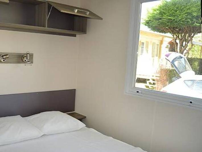Camping Les Pommiers du Mont Saint Michel - Mobilheim 4 personen - Classic | 2 Zi. | 4 Pers. | Erhöhte Terrasse | Tv in Beauvoir, Mont-Saint-Michel-Bucht