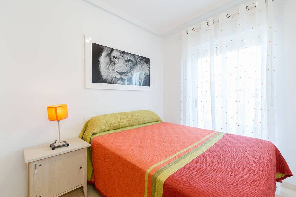 Entire apartment, Penthouse Chill Out Pool Beach. Ideal Families and pet. Campello Alicante in Playa Carrer La Mar, el Campello