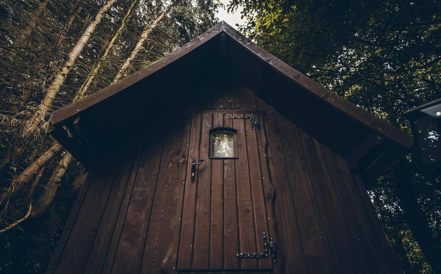Cabane Tröll mit privater Terrasse, Gemeinschaftsgarten und Wlan in Saint-Donan, Côtes-d'Armor