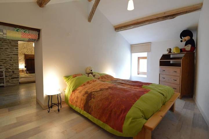 Gîte pour 4 personnes, avec terrasse ainsi que piscine et jardin, animaux acceptés à Saint-Jean-de-Sauves - 2