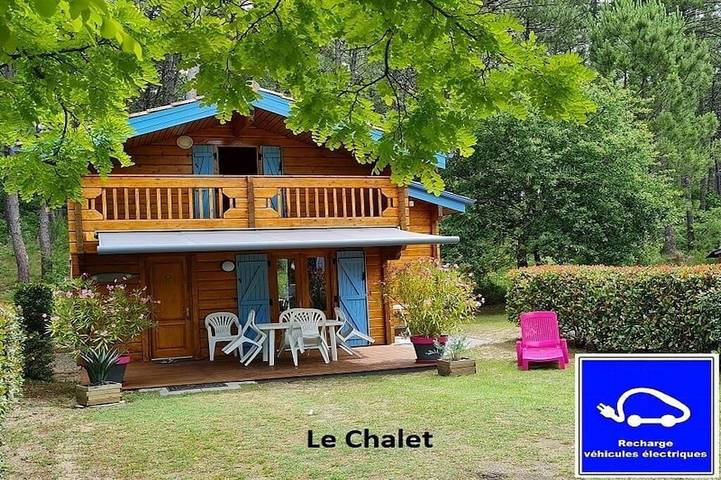 Chalet pour 6 personnes, avec jacuzzi et piscine ainsi que jardin et sauna