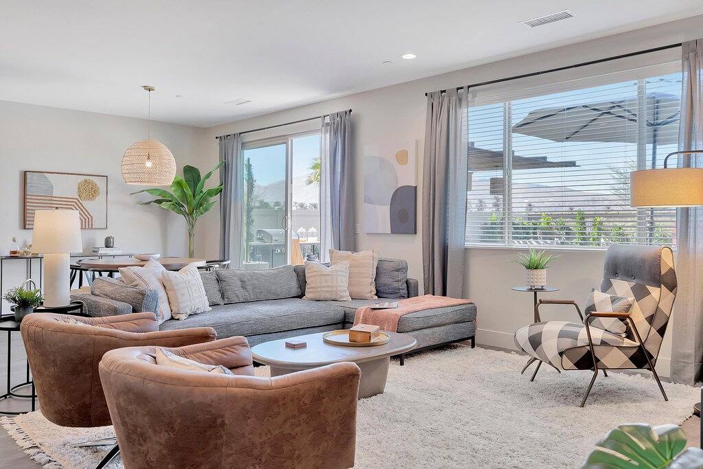 Smooth Giant - Deluxe show stopper Wow factor, unbelievable pool and backyard! in Coachella, Coachella Valley