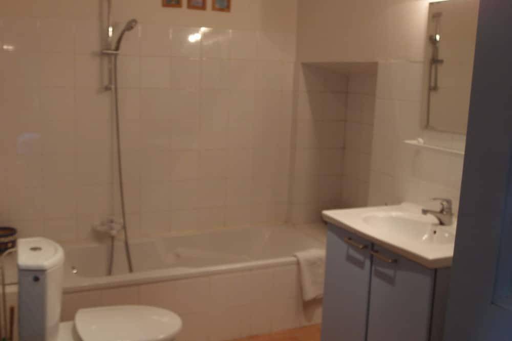 Apartamento muy tranquilo con jardín en la residencia medieval en el corazón de la ciudad in Cahors, Lot