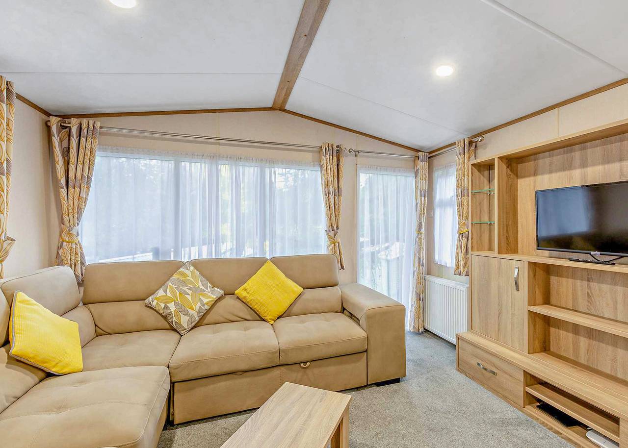 Silver Premium 2 Bedroom Caravan, Sleeps 6 in Bowness-on-Windermere, Lake District