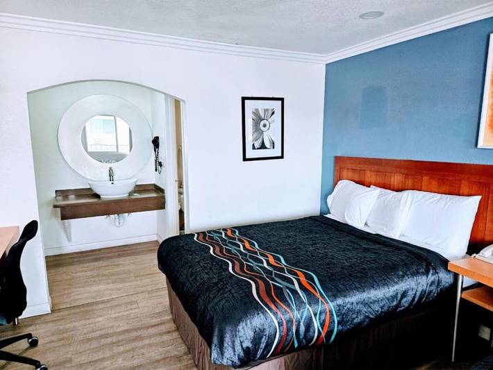 Ganze Wohnung, Kingsize-Bett | Rauchen | Ridgecrest, Kalifornien in Ridgecrest, Kern County
