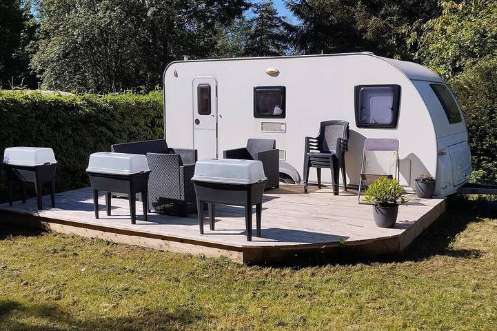 Camping pour 4 personnes, avec piscine et terrasse dans Ardennes (Belgique)