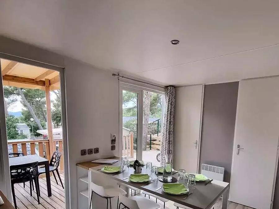 Camping de Ceyreste - Mobilhome 6 personnes - Mobil-Home En Vau 4 Pièces 6 Personnes Climatisé + Tv in Ceyreste, Région de Marseille