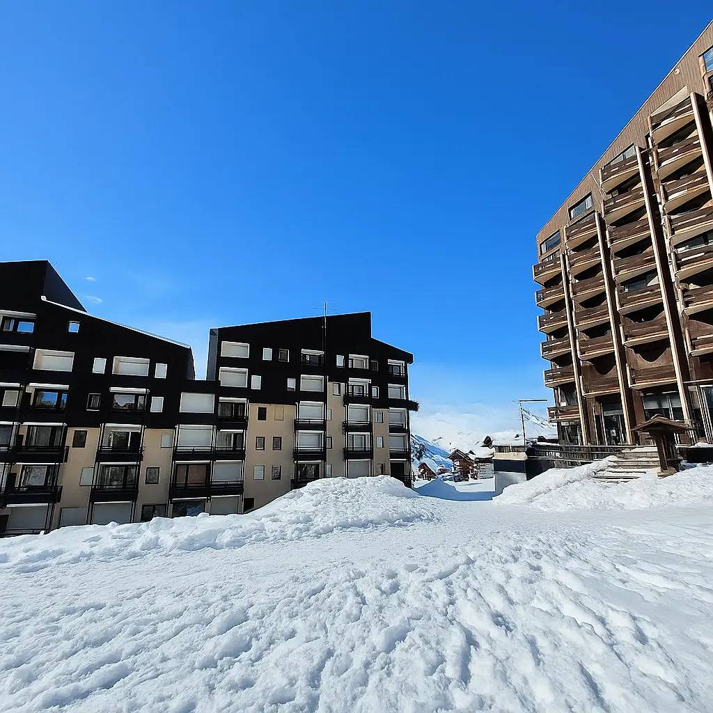 Studio entier, Grand studio coin chambre séparé cuisine équipée aux Ménuires pour 4 personnes in Les Menuires, Saint-Martin-de-Belleville