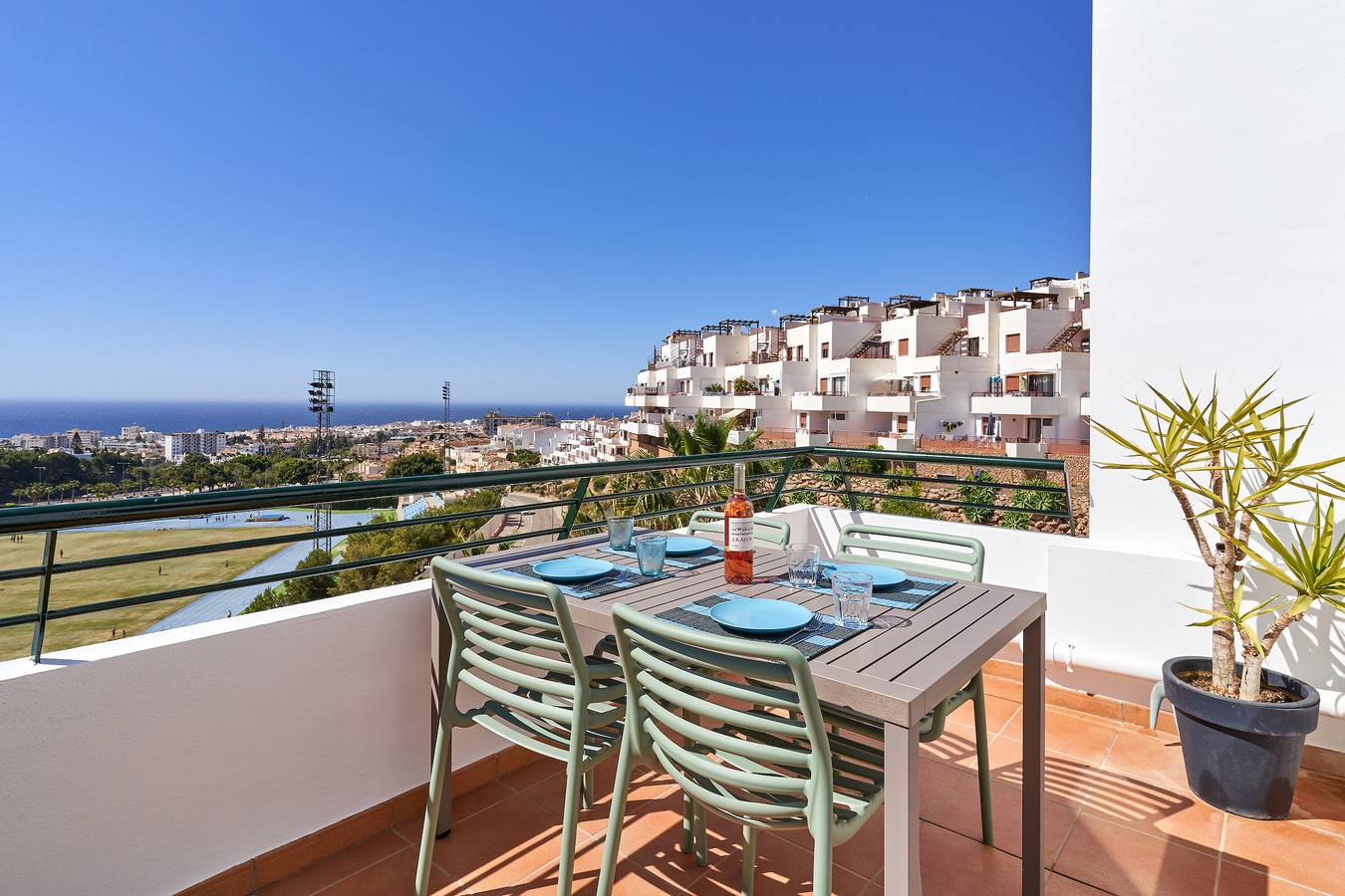 Entire apartment, '2-Bedroom Apartment with Seaview', Wi-Fi and Air Conditioning in Nerja, Costa del Sol