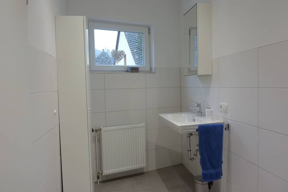Ganze Wohnung, Schöne Ferienwohnung direkt am Rhein, traumhafter Burgenblick in Bad Salzig in Boppard, Mittelrhein