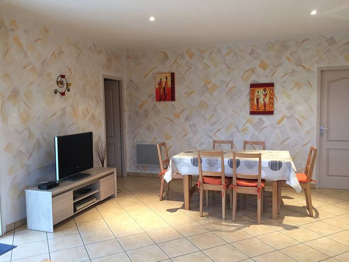 Gîte pour 5 personnes, avec jardin ainsi que piscine et terrasse à Lagorce - 3