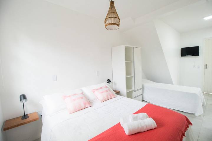 Casas e apartamentos de temporada para 3 pessoas, com balcão no Litoral Catarinense