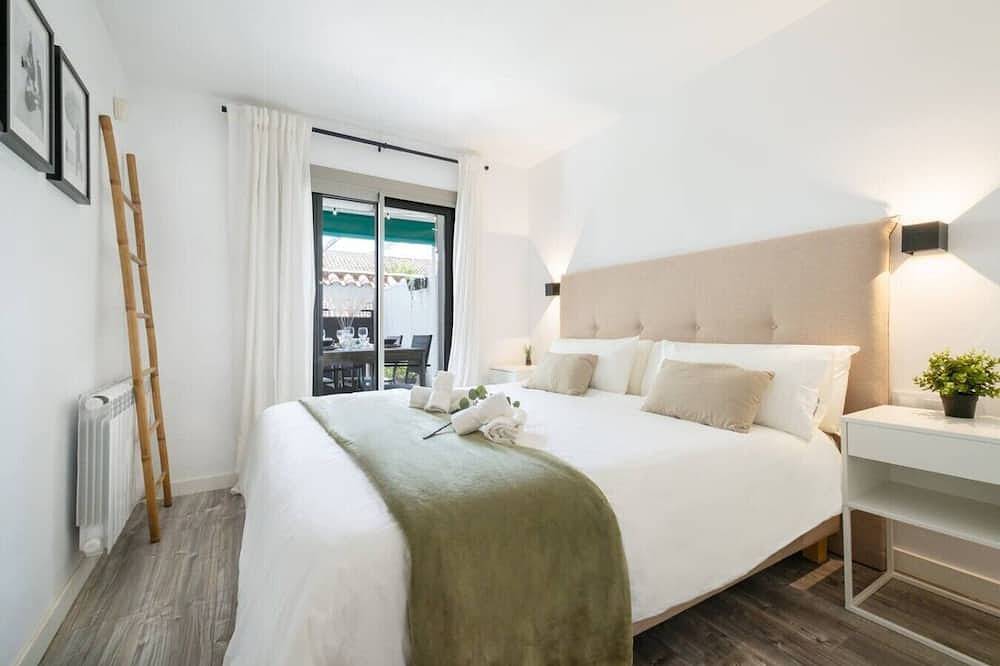 Entire apartment, Modern Apartment w/ big Patio | Maria by Palmera in Sant Pere de Ribes, Garraf