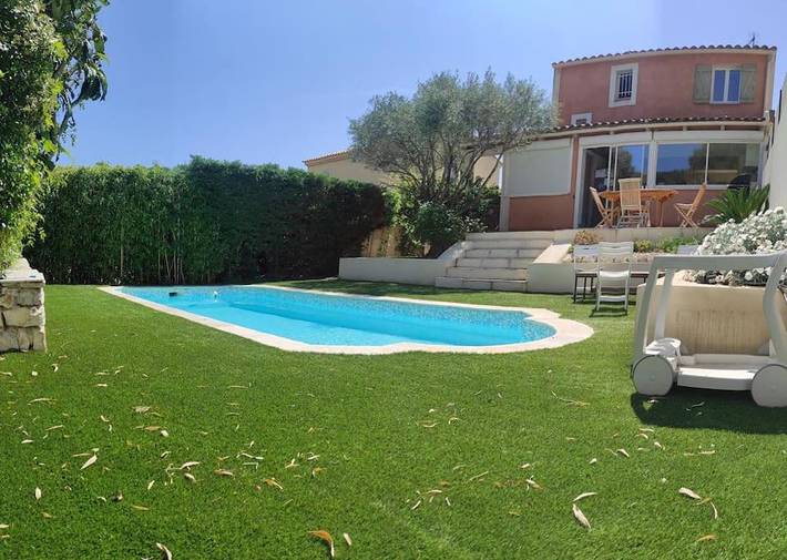 Villa pour 7 personnes, avec vue ainsi que piscine et terrasse, animaux acceptés dans Calanques - 4