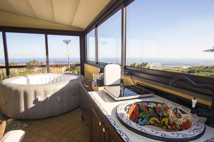 Location de vacances pour 4 personnes, avec piscine ainsi que jardin et vue à Piedimonte Etneo - 3