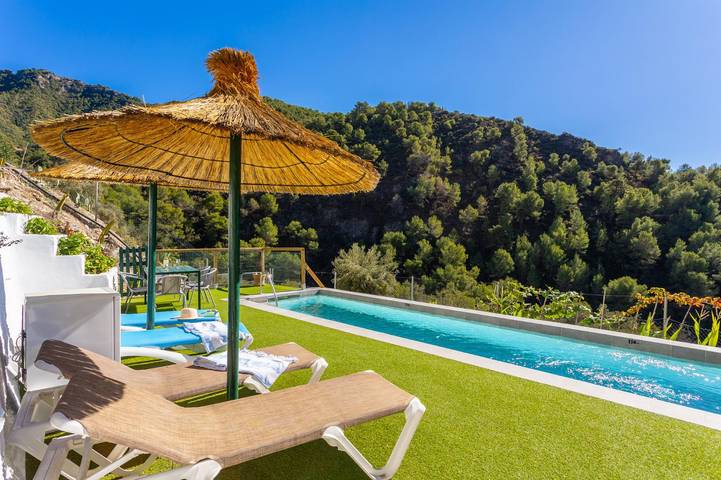Ferienhaus für 4 Personen, mit Balkon und Terrasse sowie Garten in Cómpeta
