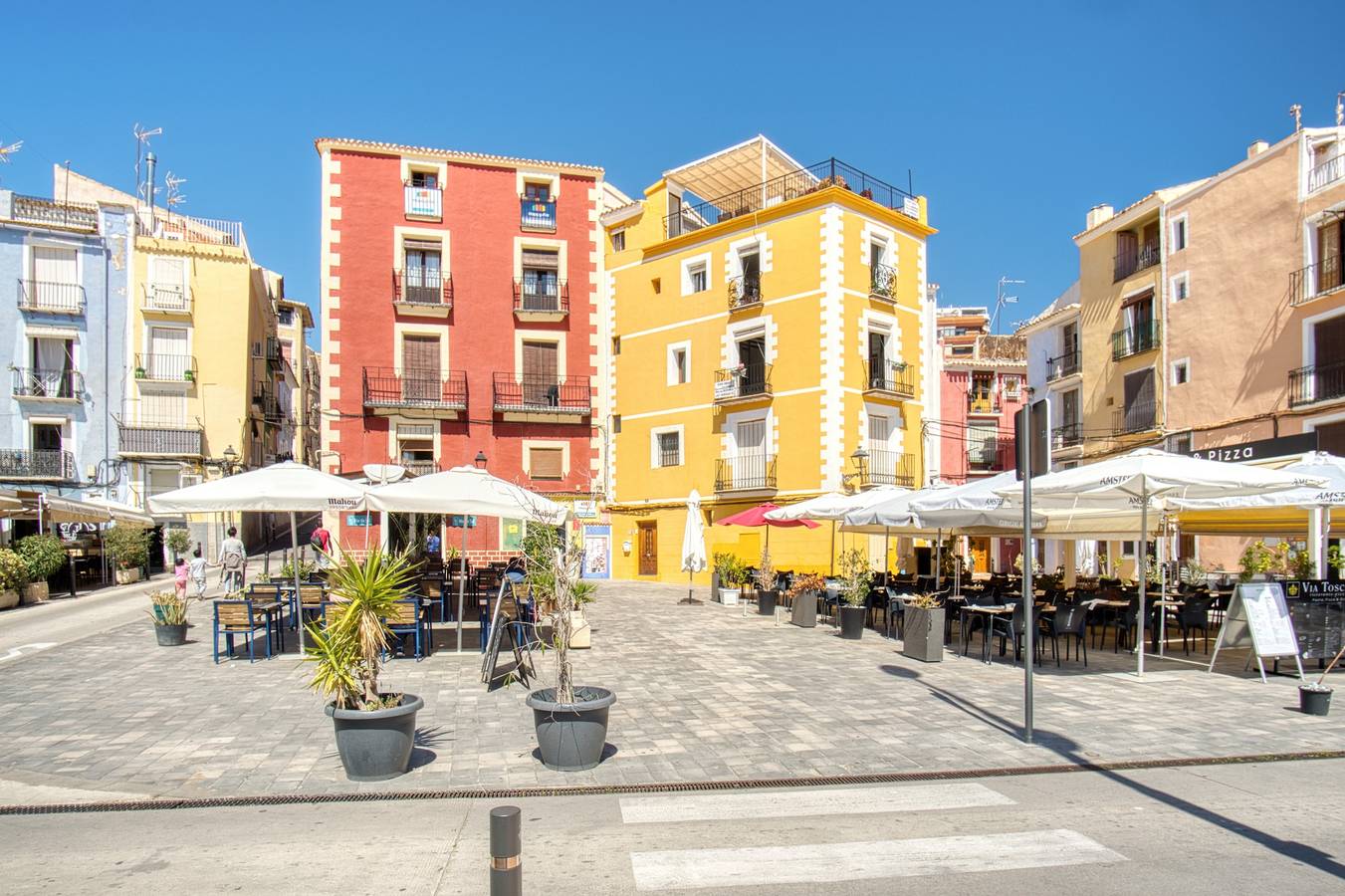 Apartamento entero, Apartamento 'Casa amarilla del mar piso 2' con vistas al mar, Wi-Fi y aire acondicionado in Villajoyosa, Costa Blanca