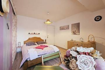 Gîte pour 2 personnes, avec jardin et terrasse à Gramat