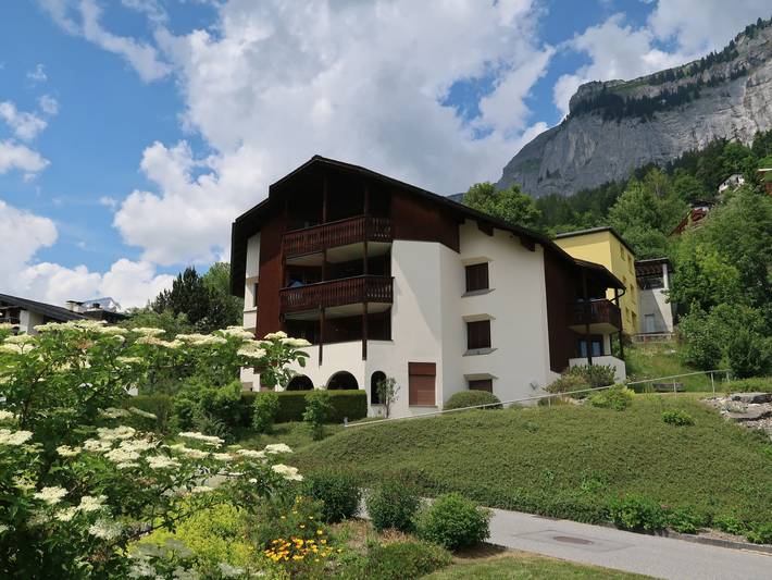 Ferienwohnung für 6 Personen, mit Balkon und Garten sowie Ausblick in Flims