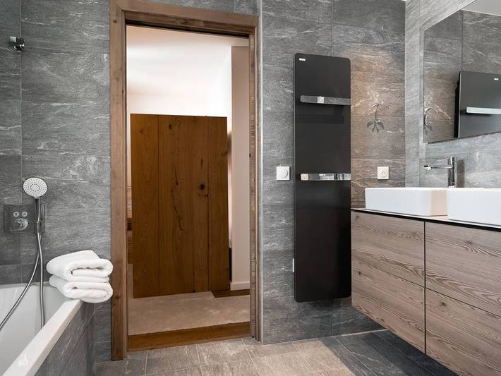 Apartamento entero, Duplex de 65m² en Courchevel Village - 4 personas - Frente a pistas, balcón, aparcamiento in Courchevel, Massif de la Vanoise