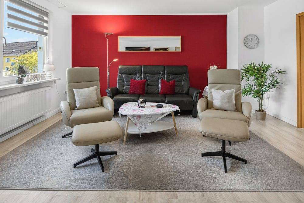 Entire apartment, Fewo Galliet 1: 87sqm, 2 Br, balcony, quiet & close to trade fair in Essen, Ruhr district