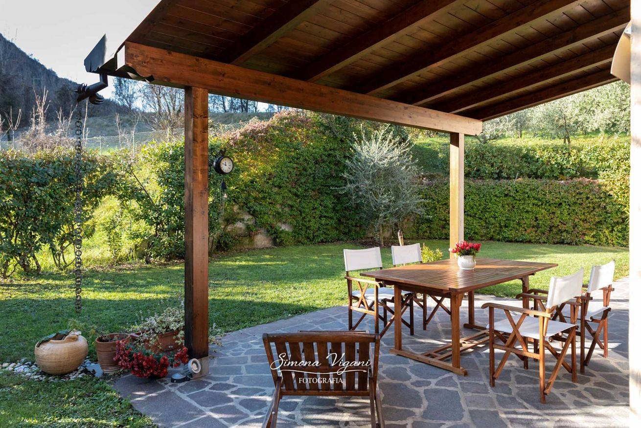 Entire apartment, Cozy Apartment with Parking, Garden & Lake View in Pianico, Lake Iseo