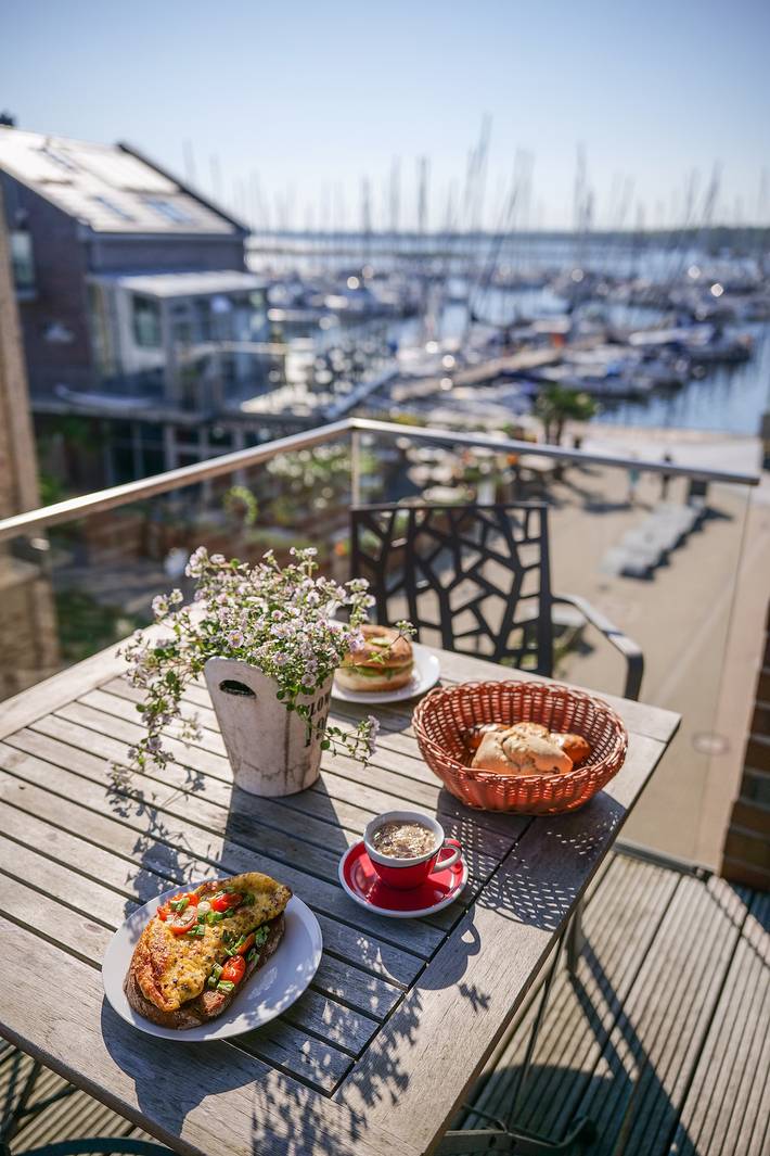 Ferienwohnung für 2 Personen, mit Ausblick und Seeblick sowie Sauna und Balkon - 1